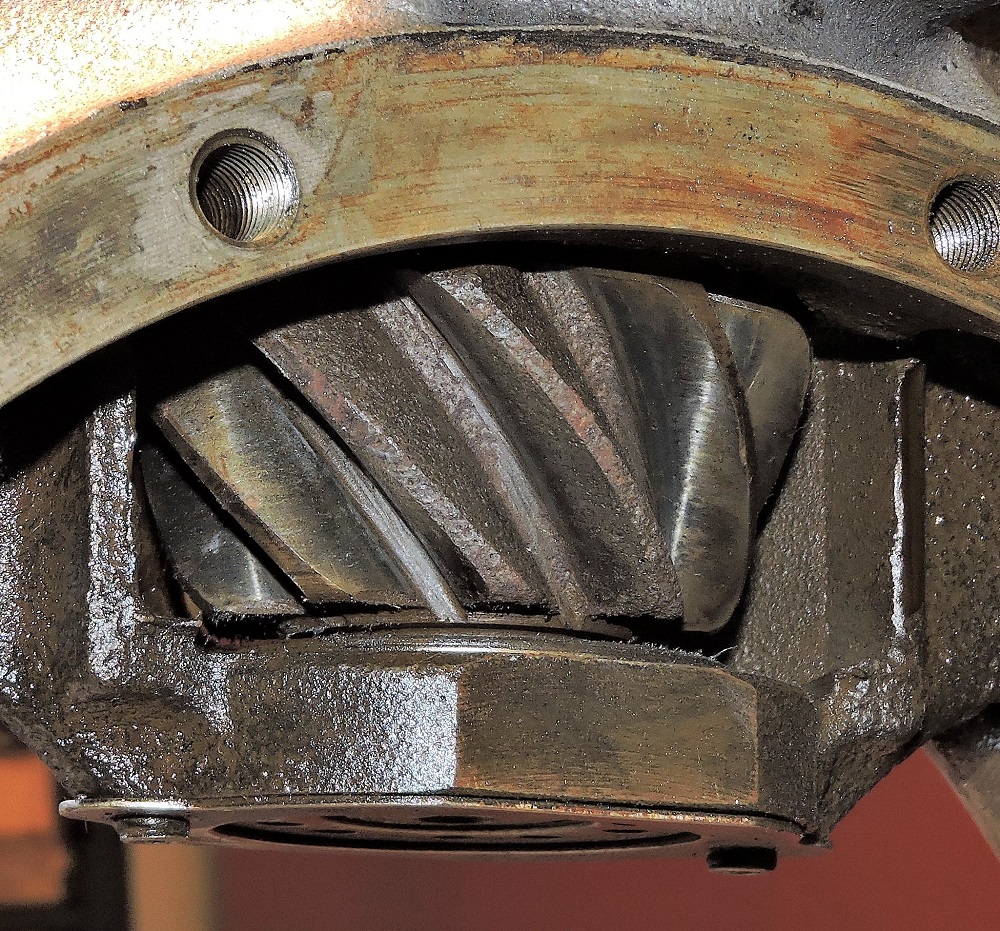 Pinion rust in the area of gear contact
