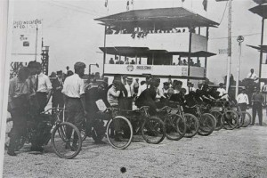 Indy MC Race 1909. Credit to IMS Archive.