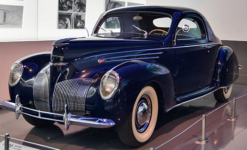 Lincoln Zephyr 1939. Credit to Wikipedia.