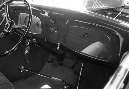 1933 Ford Deluxe. Credit to macsmotorcitygarage.com
