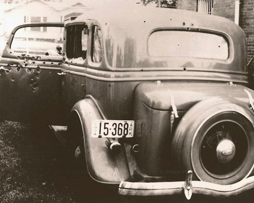 bonnie-and-clyde-death-car-credit-to-arkplate